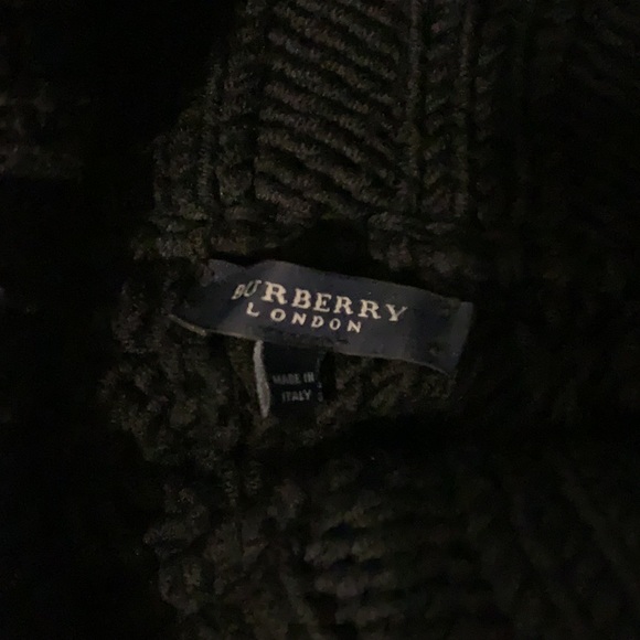 BURBERRY CHUNKY KNIT WOOL FRINGE TURTLENECK PONCHO - Picture 3 of 5